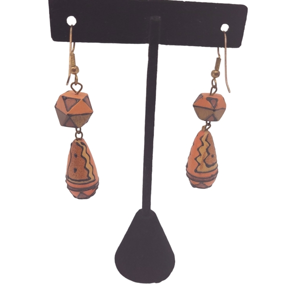 Orange-Beautiful Earring - Picture 2 of 3